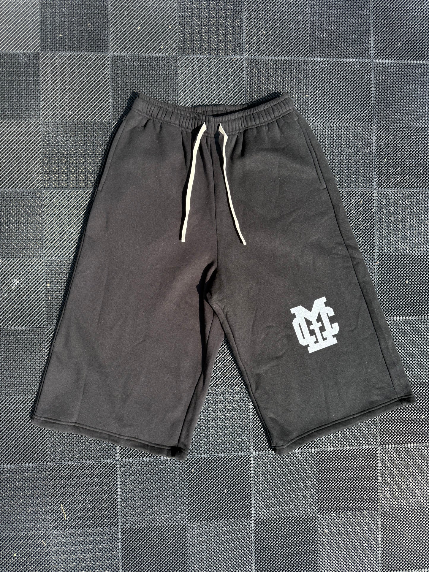 "REBUILT" Three-quarter Sweatpants
